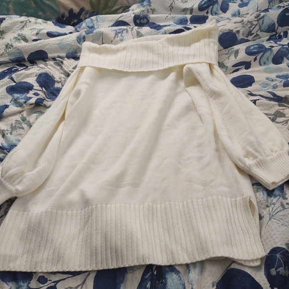 Clothes that are too small for me - Picture 2 of 7